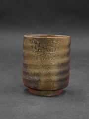 備前焼　登窯　備前焼窯元　小西　陶古　黄ゴマ緋湯呑１