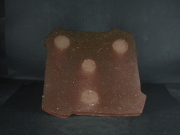 備前焼　登窯　備前焼名門女流作家　山本　絵里子　２０センチ緋襷・焦げ茶のゴマ三つ足叩き皿２