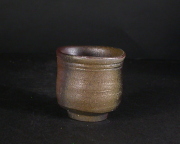 備前焼　穴窯　備前焼作家名門　伊勢崎　競　共箱付き黄ゴマぐい呑１