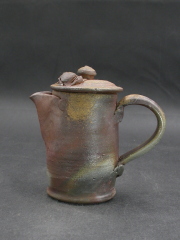 備前焼　登窯　備前焼中堅作家　竹内　靖之（山本）　　最新作蟹付き桟切・黄ゴマ縦長急須・ティーポット２