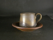 備前焼　登窯　備前焼中堅作家　竹内　靖之（山本）　最新作皿付き金彩・黄ゴマコーヒーカップ１３