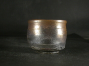 月間特価品　備前焼　登窯　備前焼中堅作家　竹内　靖之（山本）　最新作金彩・黒ゴマぐい呑２９