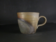 備前焼　登窯　備前焼中堅作家　竹内　靖之（山本）　最新作金彩・窯変手付きカップ１４