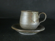 備前焼　備前焼中堅作家　竹内　靖之（山本）　最新作皿付金彩・青ゴマ青備前コーヒーカップ２２