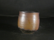 備前焼　登窯　備前焼中堅作家　竹内　靖之（山本）　最新作金彩・黒ゴマ湯呑１