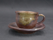 備前焼　登窯　備前焼中堅作家　竹内　靖之（山本）　最新作皿付黄ゴマコーヒーカップ１