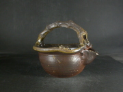 備前焼　登窯　備前焼中堅作家　竹内　靖之（山本）　最新作蟹付き黄ゴマ竹節手付き酒注１