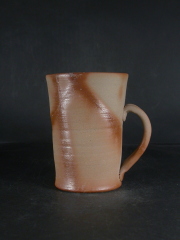 処分品　備前焼　備前焼中堅作家　片岡　聖観　 緋襷手付きカップ・ビアジョッキ１