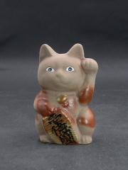 備前焼　備前焼中堅作家　片岡　聖観　 緋襷招き猫置物・ペン立て・花入１