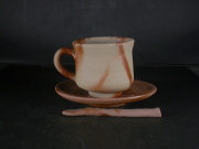 月間特価品　備前焼　備前焼中堅作家　片岡　聖観　 皿・スプーン付き緋襷コーヒーカップ１６