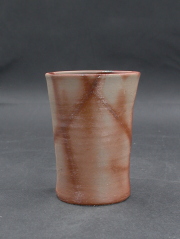 備前焼　登窯　備前焼中堅作家　片岡　聖観　大振りな緋襷ビール他グラス４０