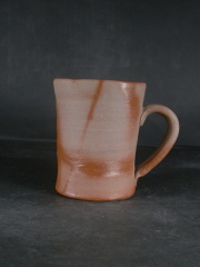 処分品　備前焼　備前焼中堅作家　片岡　聖観　 緋襷手付きカップ・ビアジョッキ１３