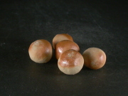 備前焼　備前焼中堅作家　片岡　聖観　緋襷備前玉５個組２