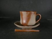 備前焼　備前焼中堅作家　片岡　聖観　 皿・スプーン付き緋襷コーヒーカップ２７