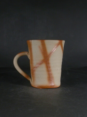 備前焼　備前焼中堅作家　片岡　聖観　 緋襷手付きカップ・ビアジョッキ２２
