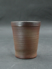 処分品　備前焼　登窯　備前焼中堅作家　片岡　聖観　 焦げ茶のフリーカップ・ビアマグ１８