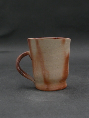 処分品　備前焼　備前焼中堅作家　片岡　聖観　 緋襷手付きカップ・ビアジョッキ５１