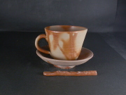 備前焼　備前焼中堅作家　片岡　聖観　 皿・スプーン付き緋襷コーヒーカップ３４