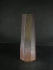 備前焼　登窯　岡山県無形文化財　故伊勢崎　満　共箱付き黄ゴマ面取り花入２２