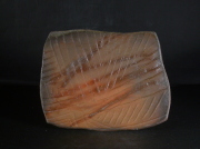 備前焼　登窯　備前市無形文化財　小西　陶蔵　１７．５センチ緋襷・黄ゴマ型押皿３