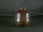 備前焼　穴窯　備前焼物故作家　小山　日出男　伊部手焦げ茶のゴマ茶入２