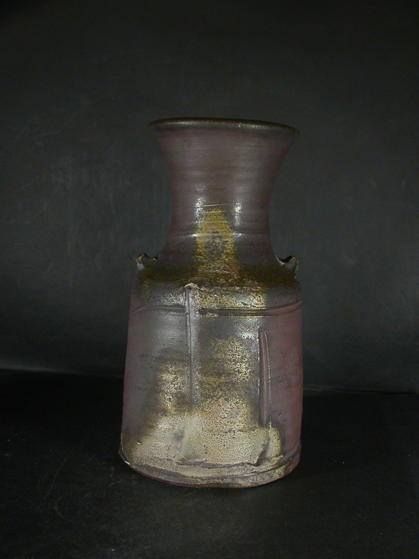 処分品　備前焼　登窯　岡山県無形文化財　松井　輿之　共箱付き桟切り・黄ゴマ耳付き花入８