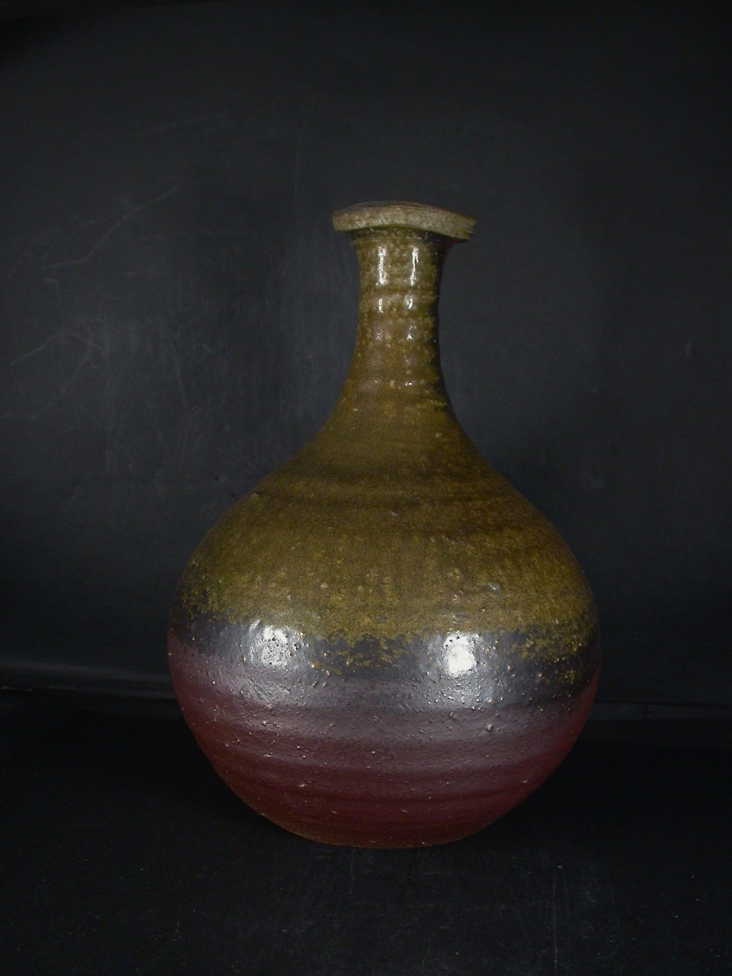 備前焼　登窯　備前市無形文化財　佐藤　苔助　共箱付き１．６升黄ゴマ焼酎保存用長首蕪大徳利・花入２