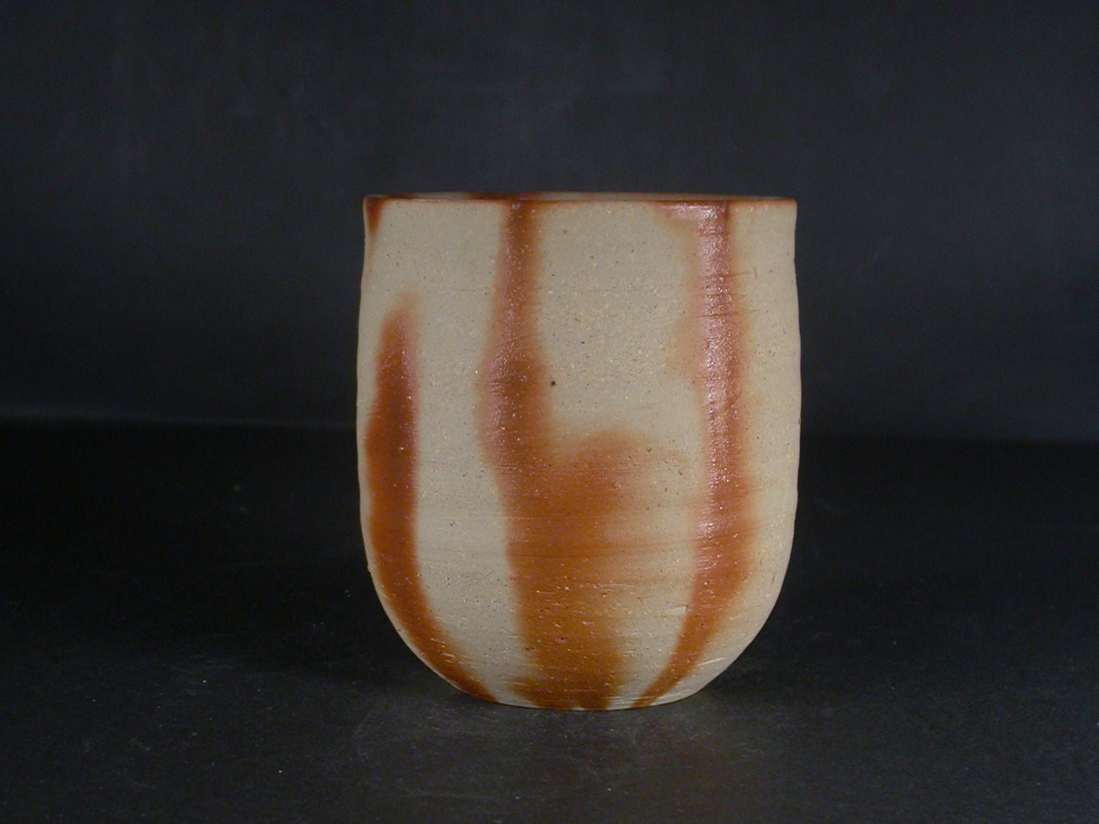 備前焼　岡山県無形文化財　山本　出　大振りな緋襷湯呑１