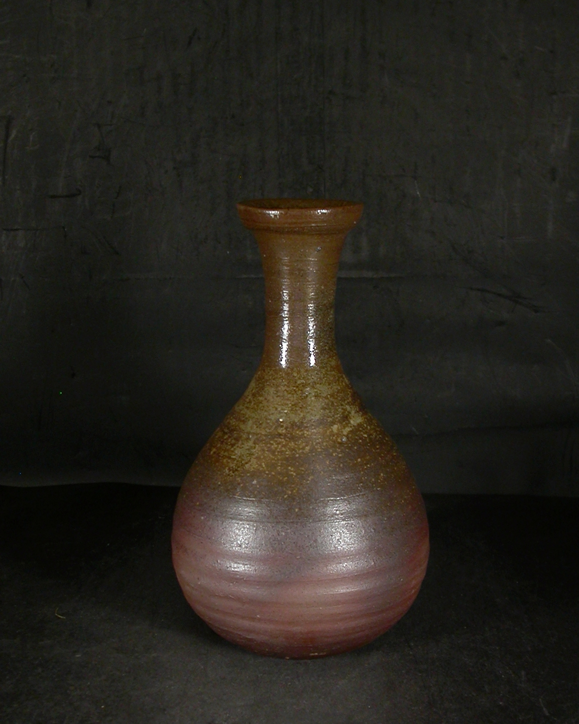 お買得　備前焼　登窯　備前市無形文化財　榊原　清人　共箱付き少し大振りな黄ゴマ鶴首徳利１０