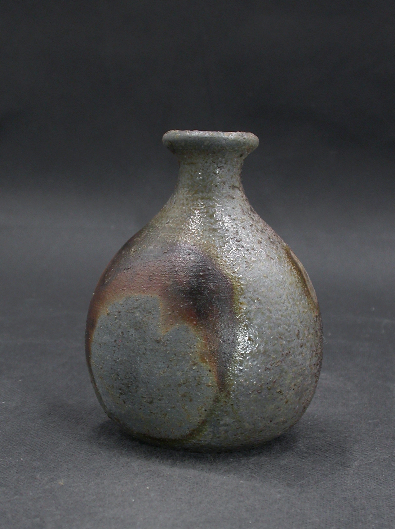 備前焼　登窯　岡山県無形文化財　故浦上　善次　共箱付き少し小振りな青窯変徳利１５