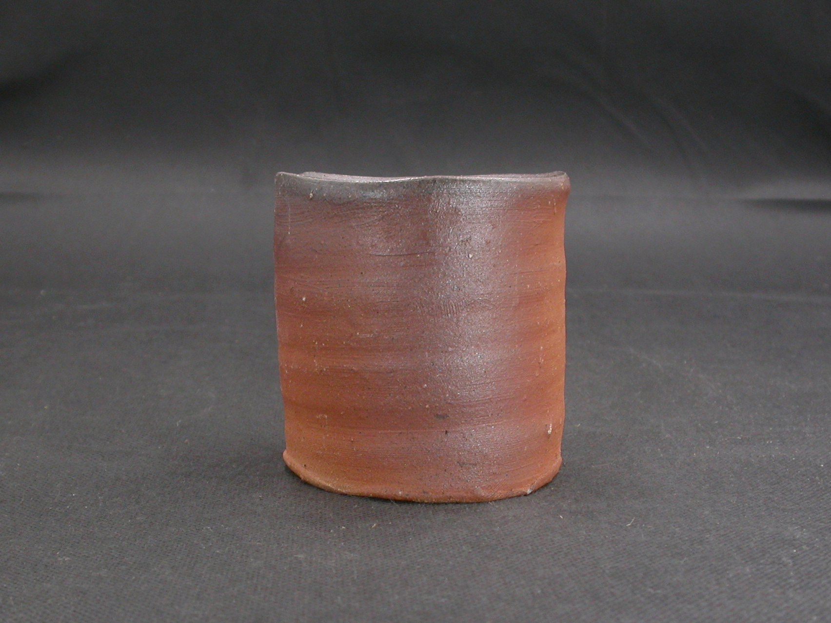 備前焼　登窯　備前焼若手作家　中村　和樹　最新作焦げ茶のゴマ緋フリーカップ８