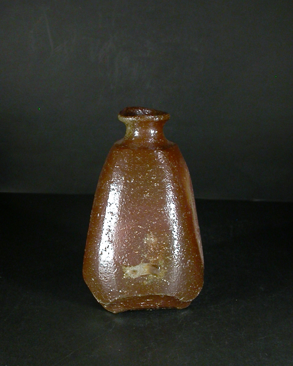 備前焼　登窯　備前焼物故作家　今成　研二　緋襷・黄ゴマ四方徳利５４