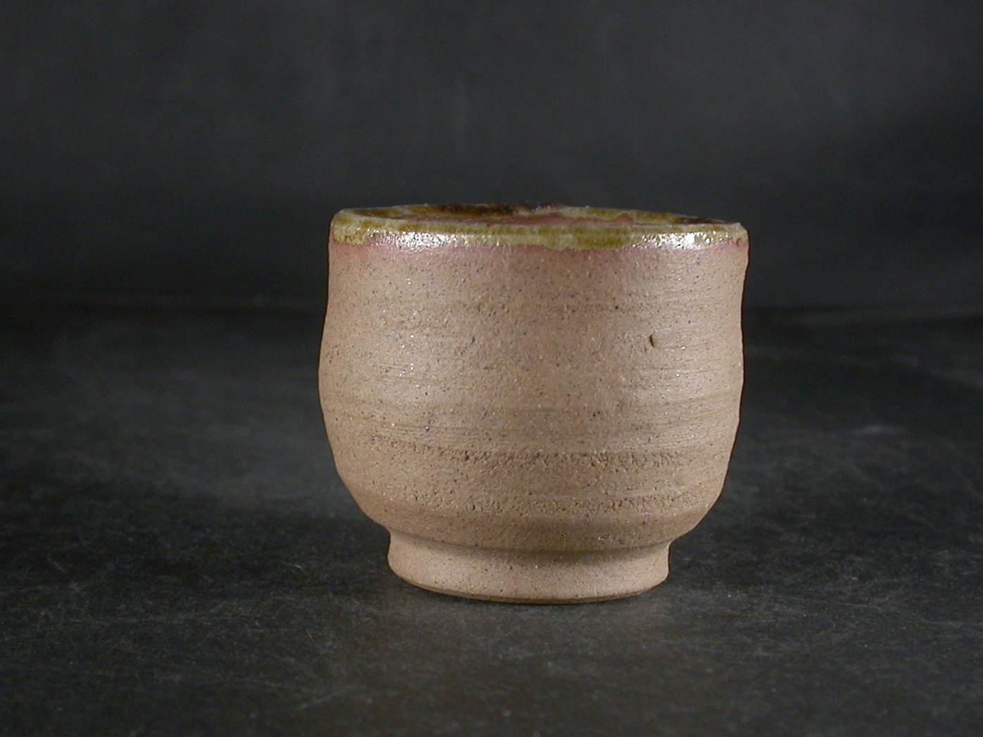 備前焼　登窯　備前焼物故作家　藤巻　志邦　黄ゴマぐい呑２