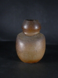 横山直樹 備前花入 横山直樹の備前耳付き花入れ | モダンなフォルム - 備前焼の
