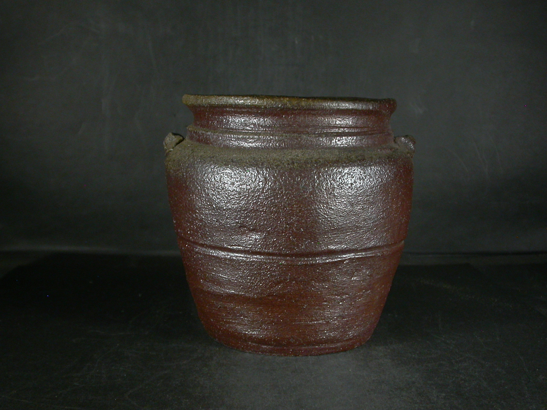 備前焼　穴窯　備前焼物故作家　小山　日出男　少し小振りな伊部手黄ゴマ水指・壺３