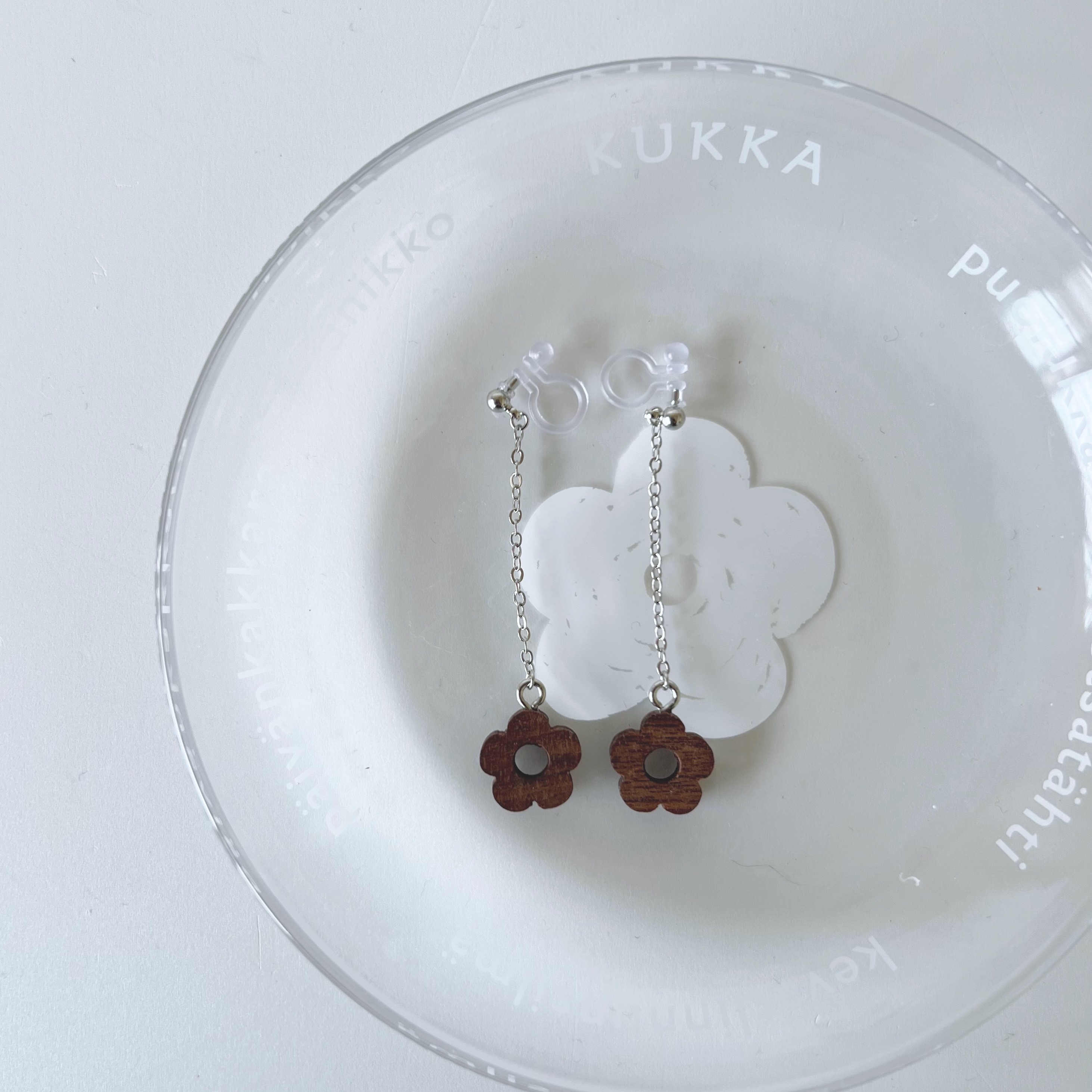 KUKKA チェーンイヤリング　1.2cm　ウォールナット