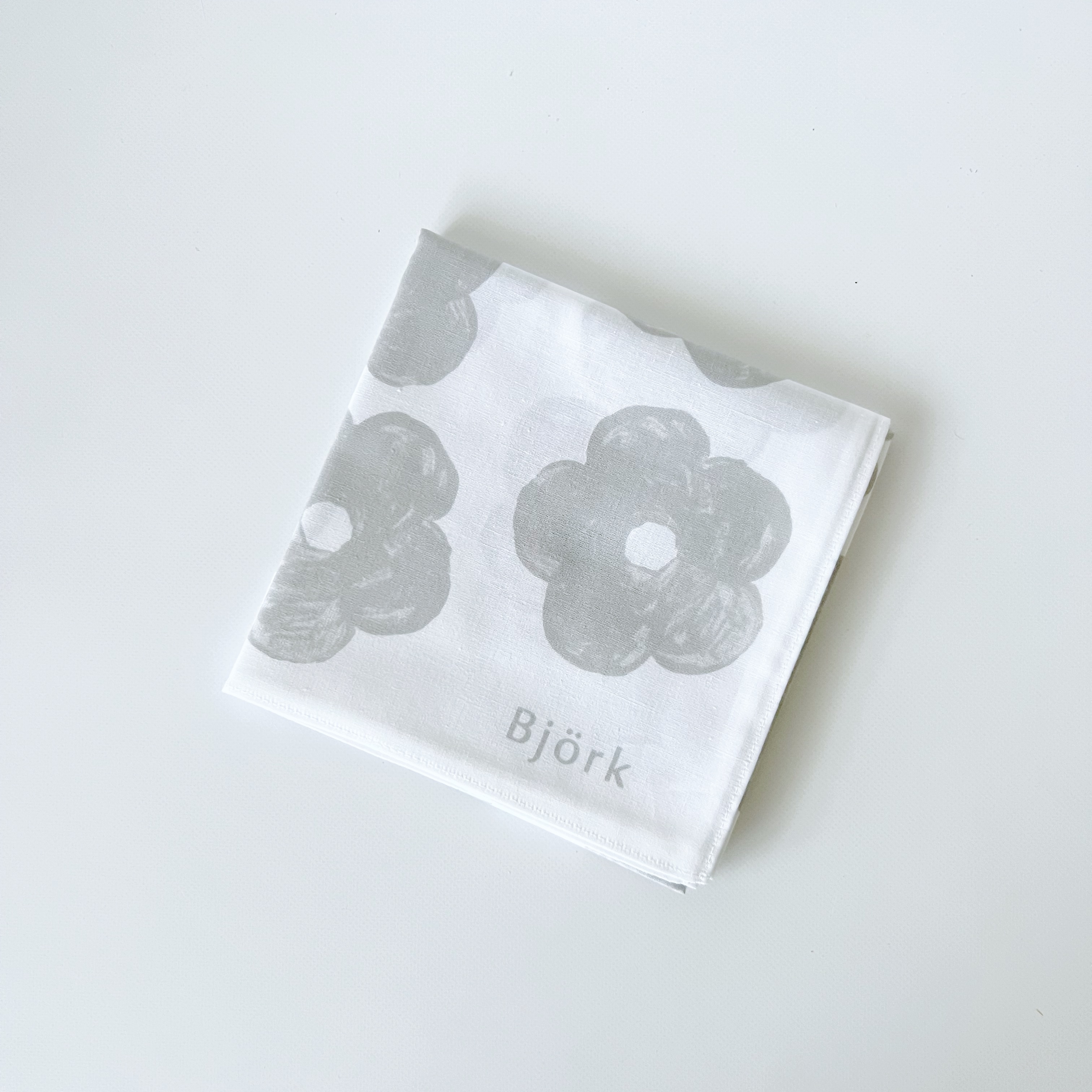 KUKKA 花柄ハンカチ｜グレー