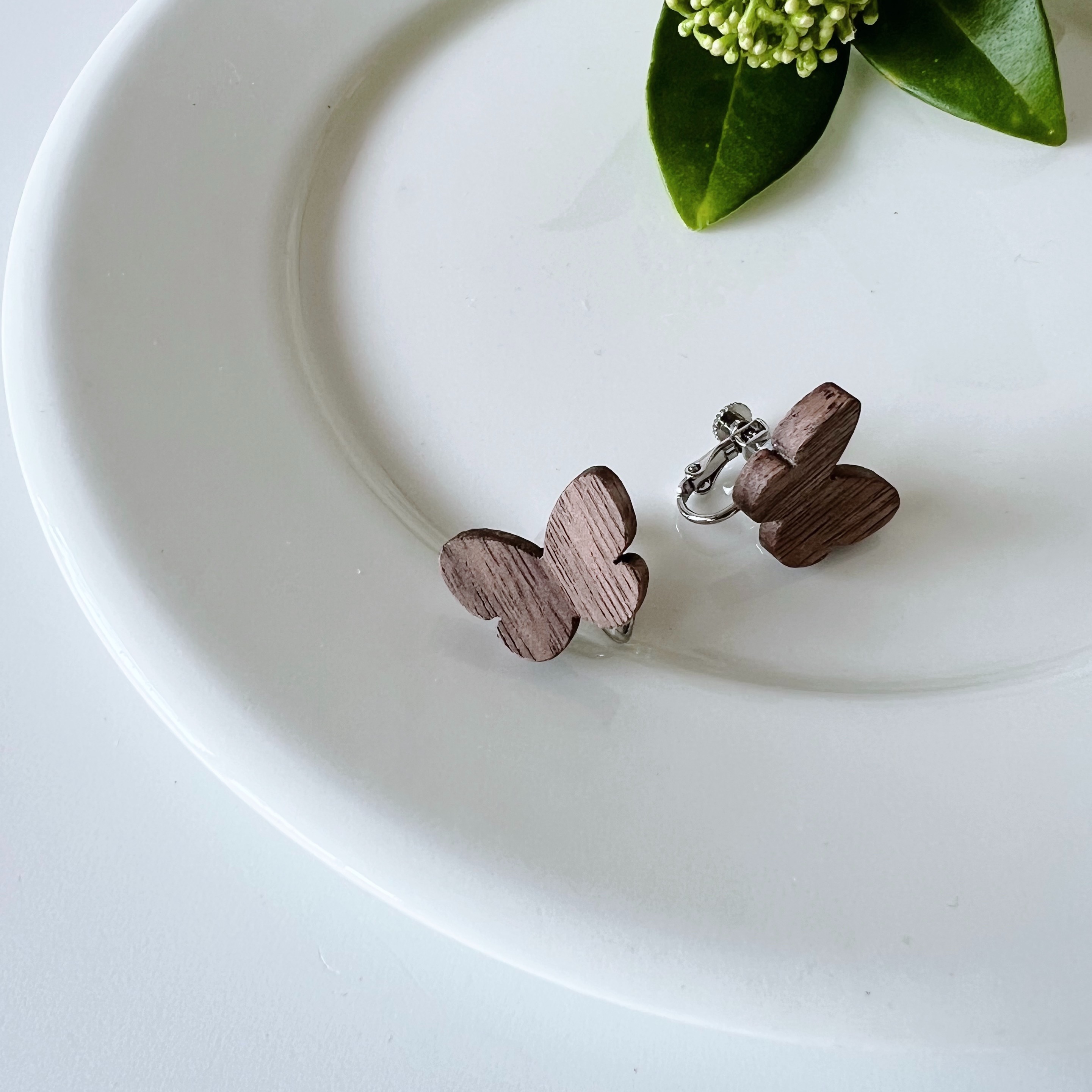 Cho-Cho　イヤリング　1.9cm　ウォールナット