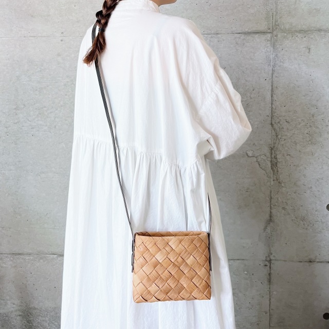 白樺ショルダーバッグ 革/ブラック