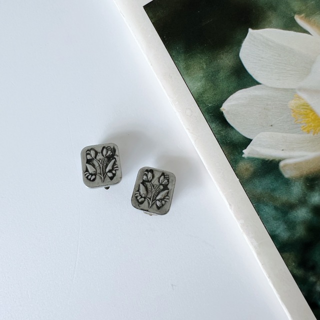 ヴィンテージ　ピューターイヤリング　花