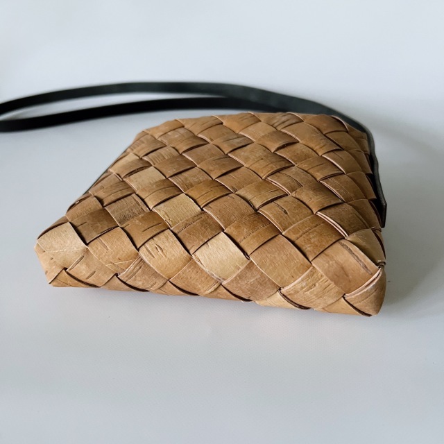 白樺ショルダーバッグ 革/ブラック