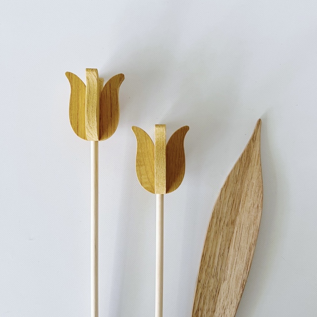 チューリップ　大サイズ　ニガキ（黄）