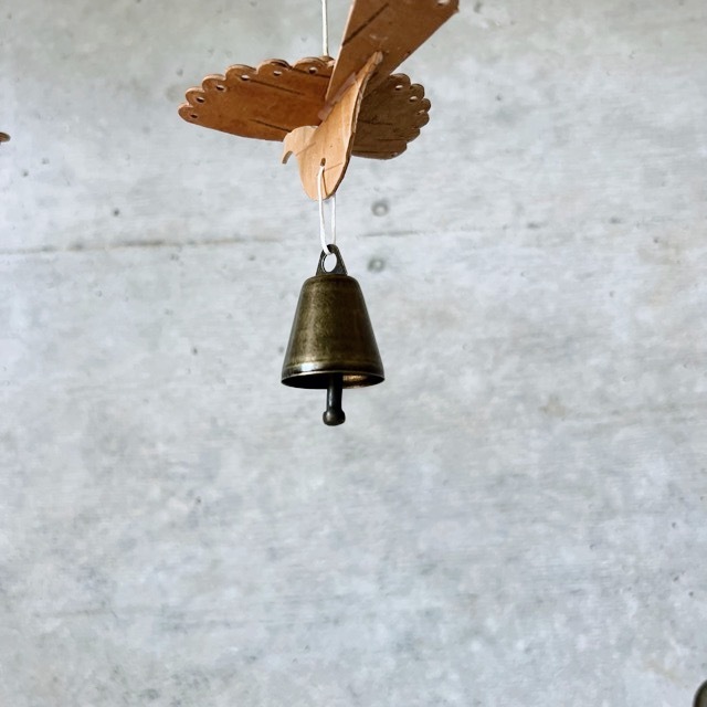 白樺の鳥 ベル付きオーナメント