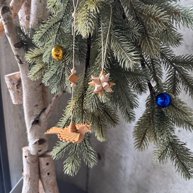 白樺の鳥 ベル付きオーナメント