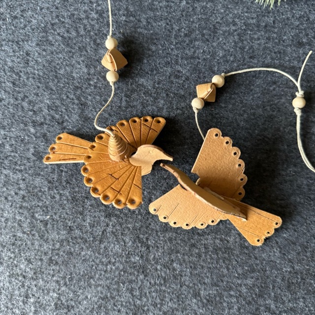 白樺の鳥 ベル付きオーナメント