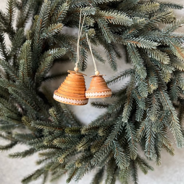 白樺のベルオーナメントセット　大小2個　2025