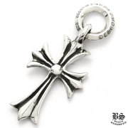 chromehearts_tiny_cross_charm_