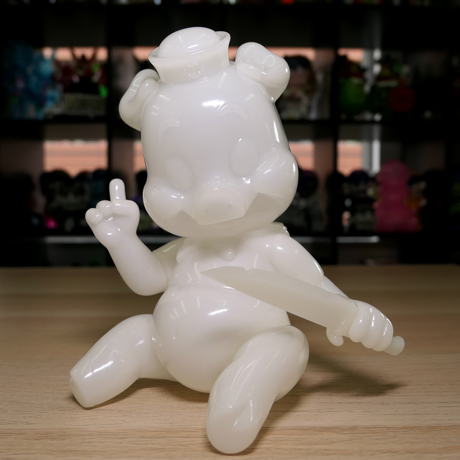Frank Kozik x BlackBook Toy:Piggums BL GID