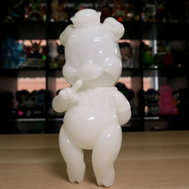 Frank Kozik x BlackBook Toy:Piggums BL GID