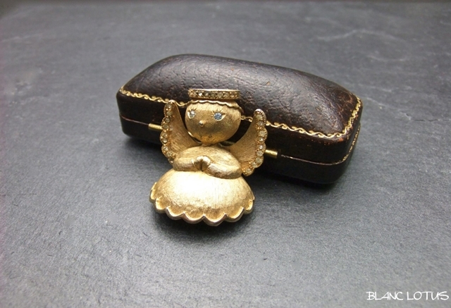 ヴィンテージブローチ 金の天使